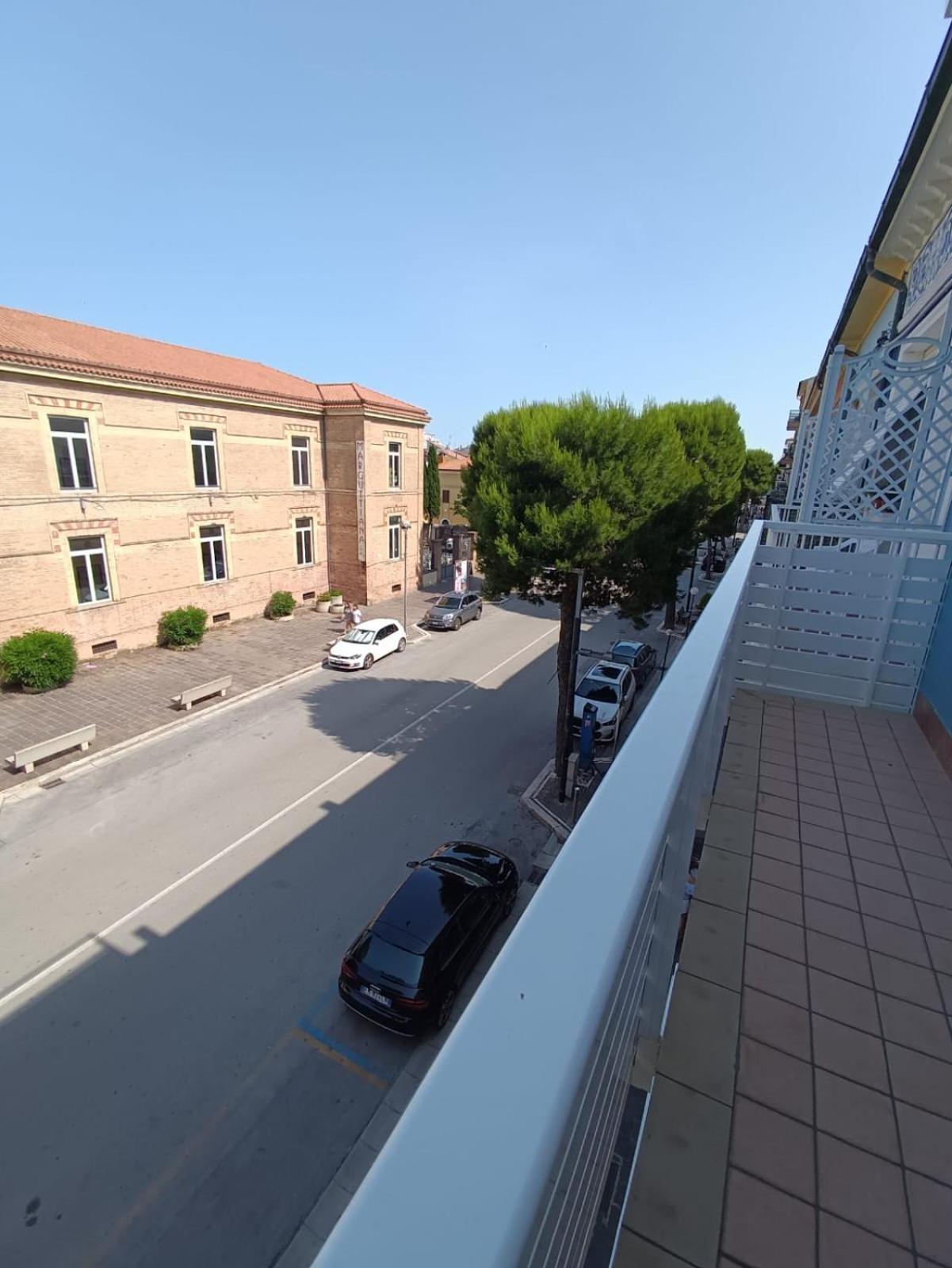 Corso Matteotti 162 - Affittacamere Porto Recanati Exterior foto